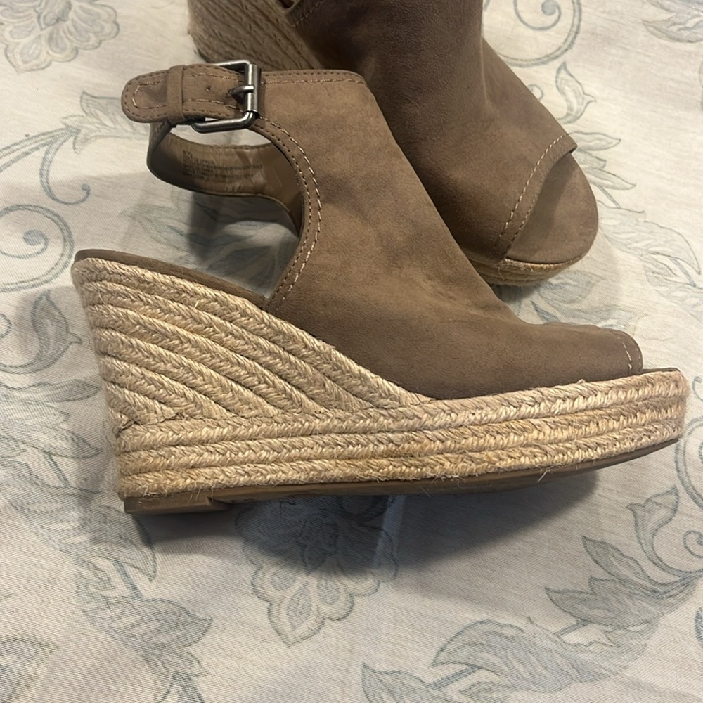 Universal Thread Open Toe Wedge - Picture 2 of 7